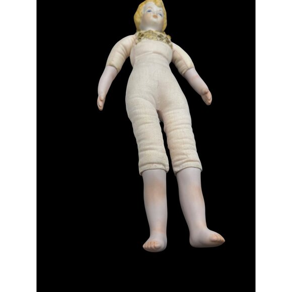 Vintage 1983 LaVerne Bisque Cloth Body Doll With Yellow Hair & Embroidered Dress - Picture 8 of 8